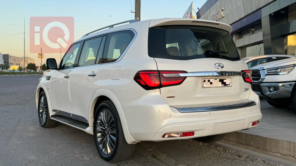 Infiniti QX80
